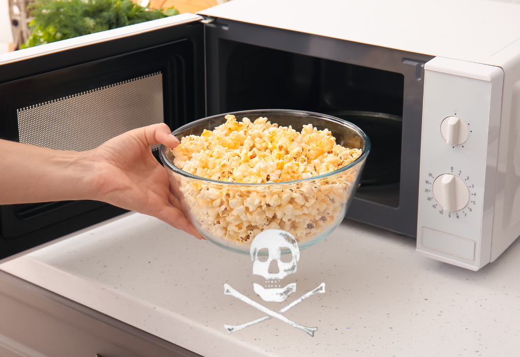 Hidden Perils Unveiled: The Silent Threat Lurking in Your Kitchen – PFOA Dangers in Microwave Popcorn